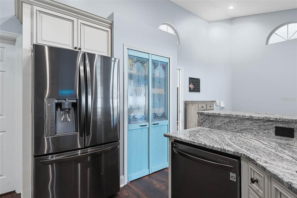 For Sale: $560,000 (4 beds, 3 baths, 2588 Square Feet)