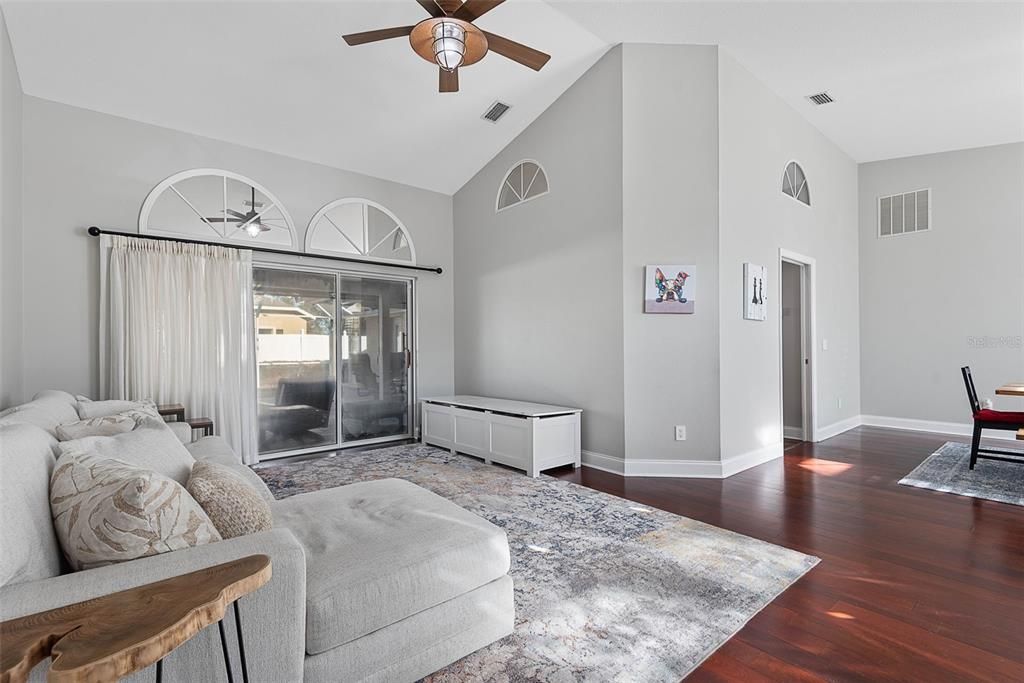 For Sale: $560,000 (4 beds, 3 baths, 2588 Square Feet)