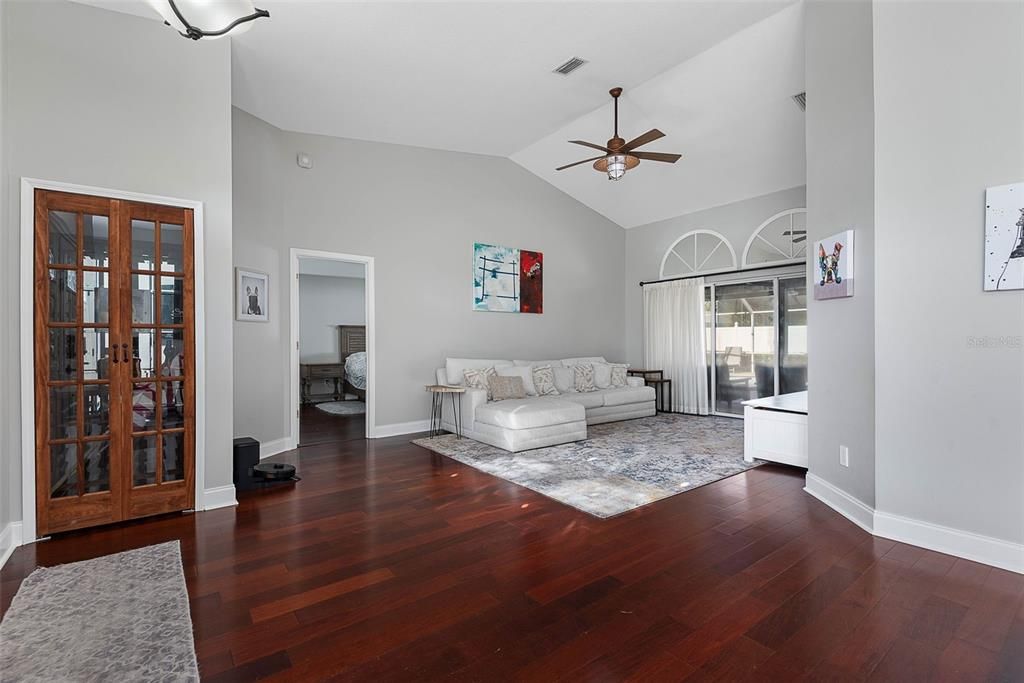 For Sale: $560,000 (4 beds, 3 baths, 2588 Square Feet)