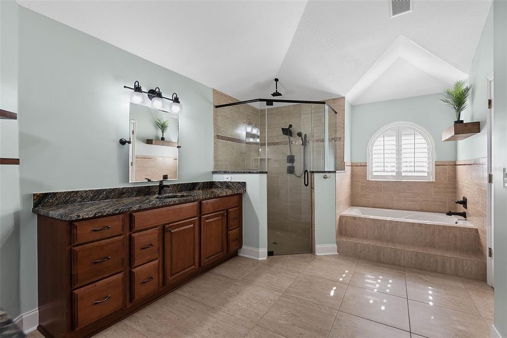 For Sale: $560,000 (4 beds, 3 baths, 2588 Square Feet)