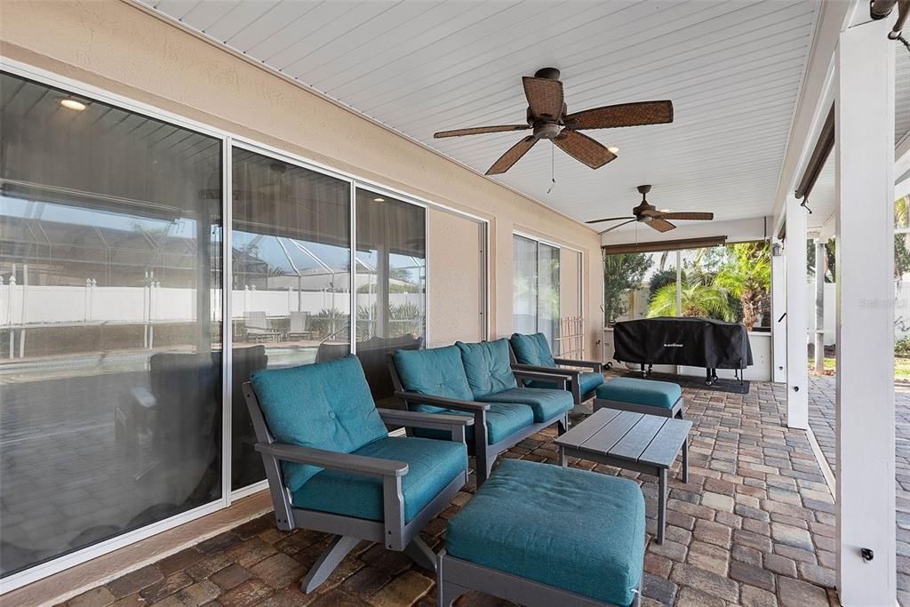 For Sale: $560,000 (4 beds, 3 baths, 2588 Square Feet)