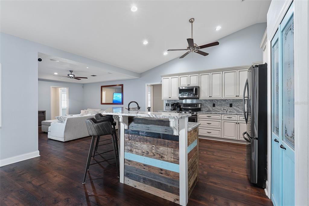 For Sale: $560,000 (4 beds, 3 baths, 2588 Square Feet)