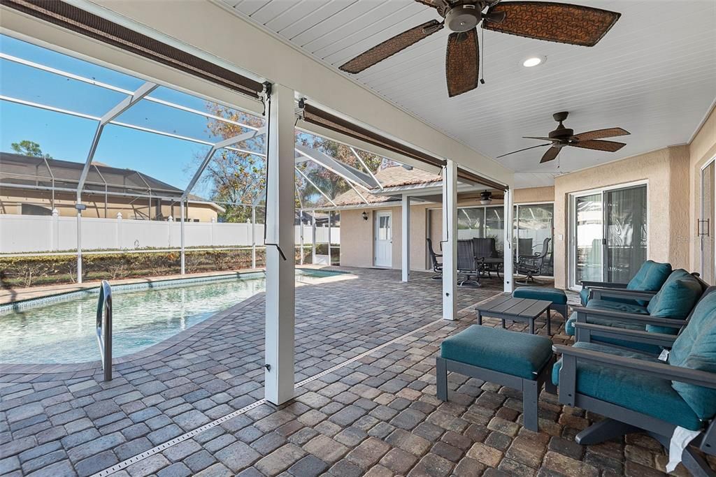 For Sale: $560,000 (4 beds, 3 baths, 2588 Square Feet)