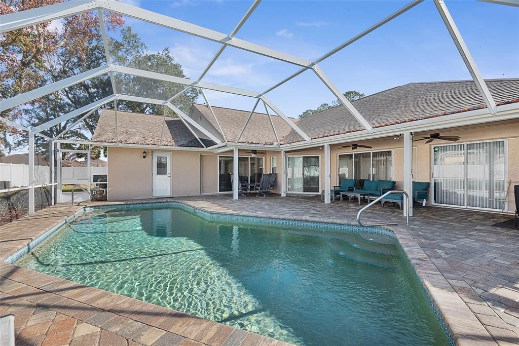 For Sale: $560,000 (4 beds, 3 baths, 2588 Square Feet)