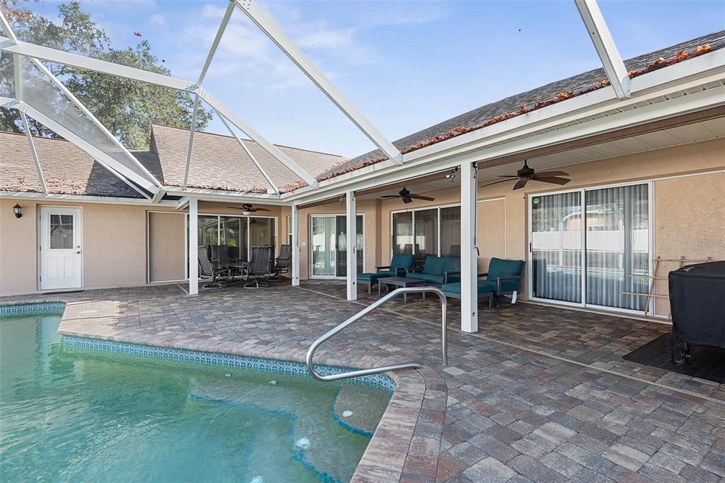 For Sale: $560,000 (4 beds, 3 baths, 2588 Square Feet)