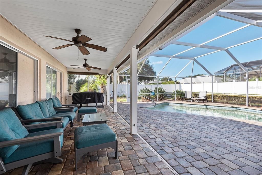 For Sale: $560,000 (4 beds, 3 baths, 2588 Square Feet)