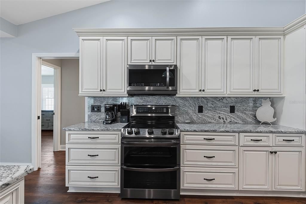 For Sale: $560,000 (4 beds, 3 baths, 2588 Square Feet)