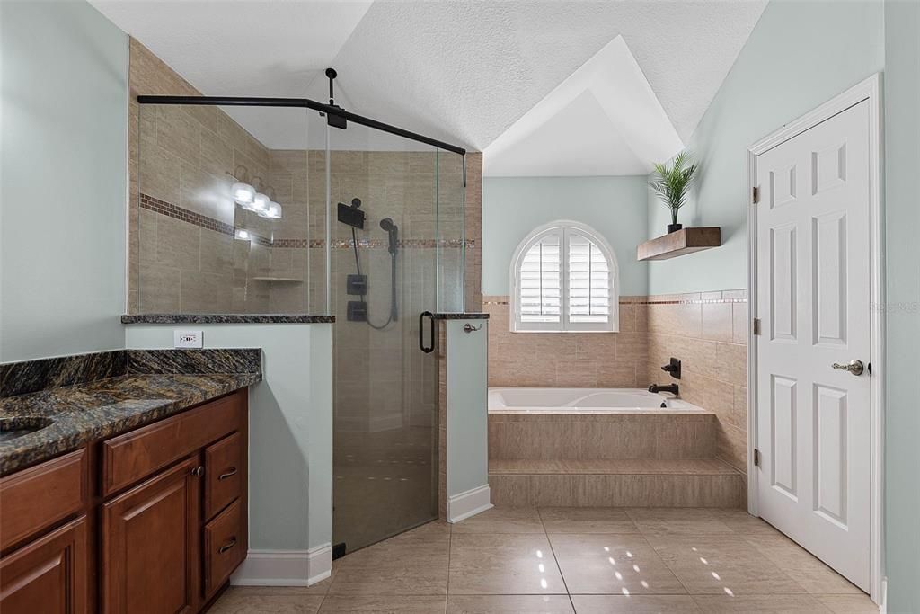 For Sale: $560,000 (4 beds, 3 baths, 2588 Square Feet)