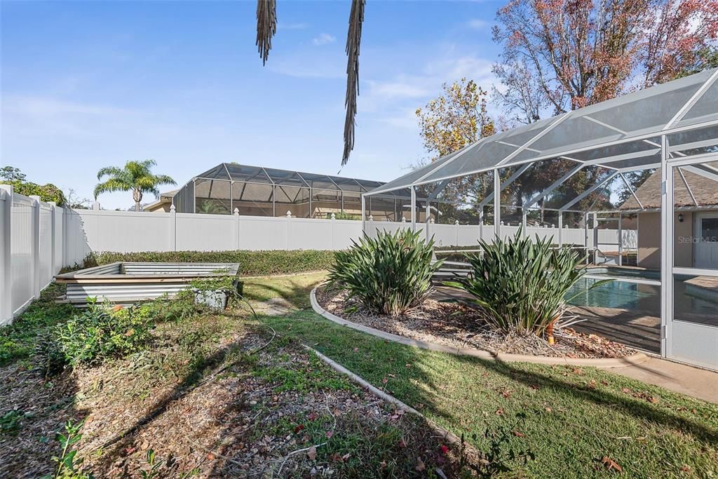 For Sale: $560,000 (4 beds, 3 baths, 2588 Square Feet)