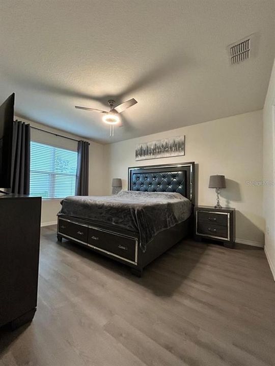 出租: $2,100 (4 贝兹, 2 浴室, 1867 平方英尺)