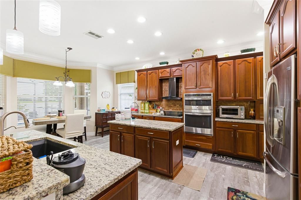 For Sale: $690,000 (4 beds, 4 baths, 3453 Square Feet)