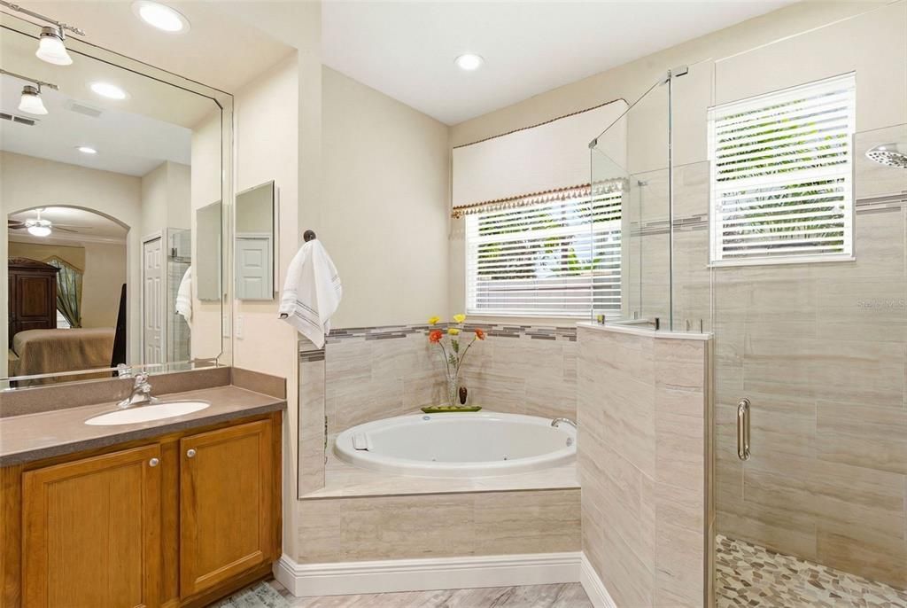 For Sale: $690,000 (4 beds, 4 baths, 3453 Square Feet)