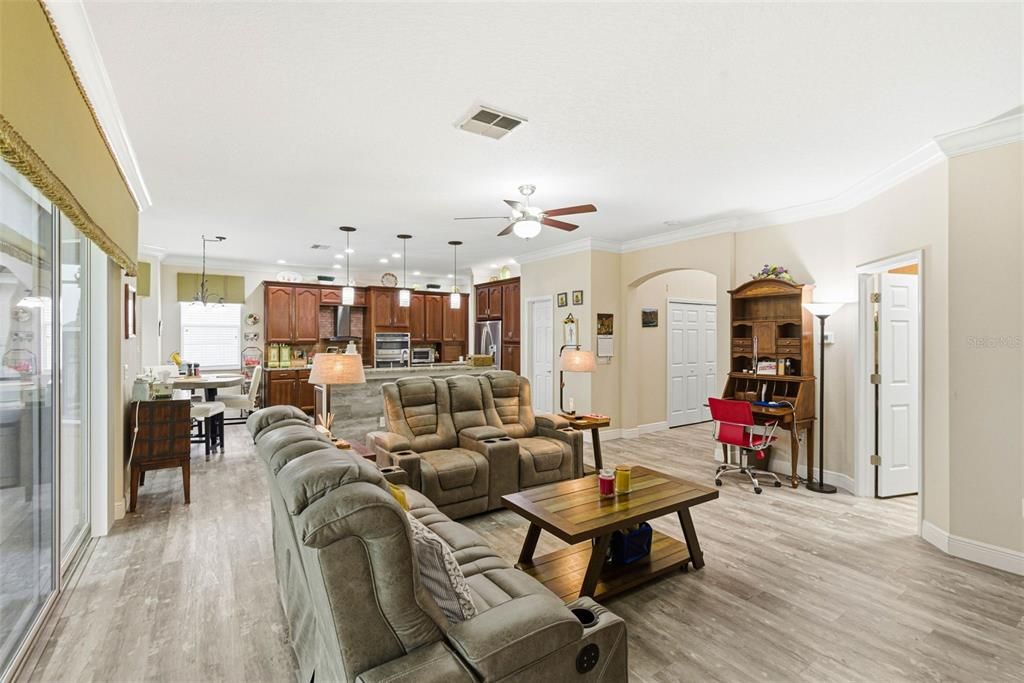 For Sale: $690,000 (4 beds, 4 baths, 3453 Square Feet)