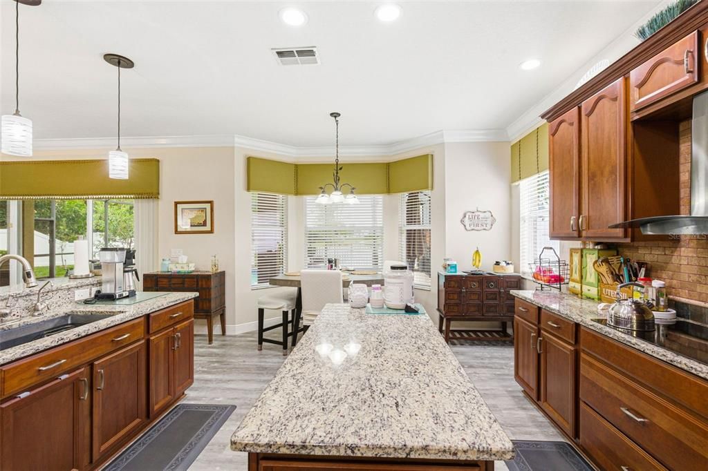 For Sale: $690,000 (4 beds, 4 baths, 3453 Square Feet)