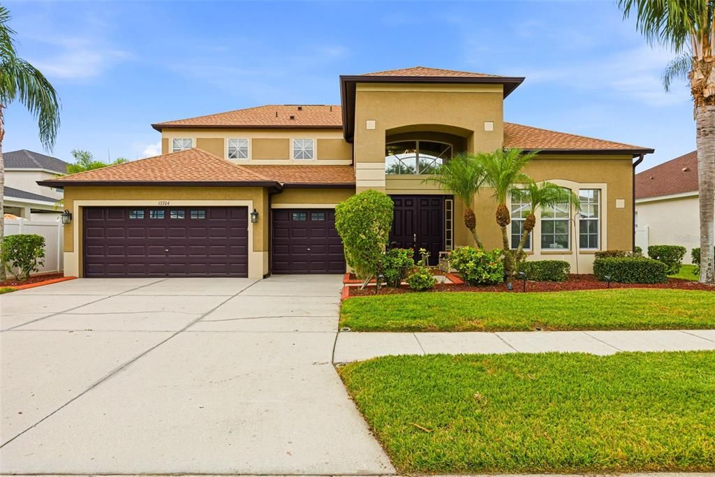 For Sale: $690,000 (4 beds, 4 baths, 3453 Square Feet)