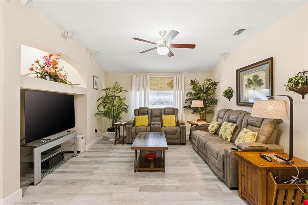 For Sale: $690,000 (4 beds, 4 baths, 3453 Square Feet)