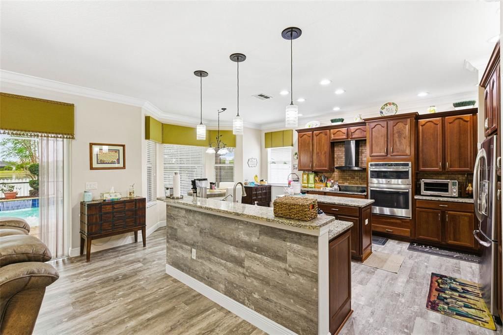 For Sale: $690,000 (4 beds, 4 baths, 3453 Square Feet)