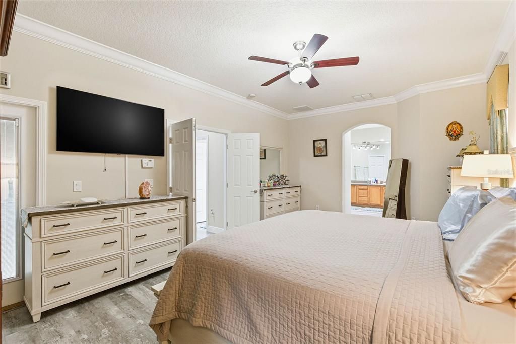 For Sale: $690,000 (4 beds, 4 baths, 3453 Square Feet)