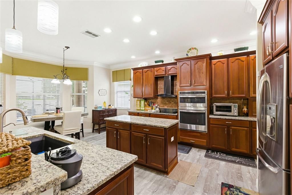 For Sale: $690,000 (4 beds, 4 baths, 3453 Square Feet)