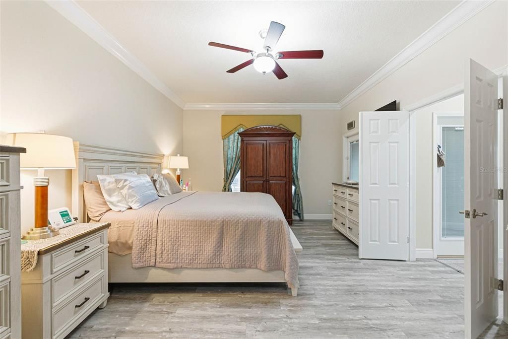 For Sale: $690,000 (4 beds, 4 baths, 3453 Square Feet)