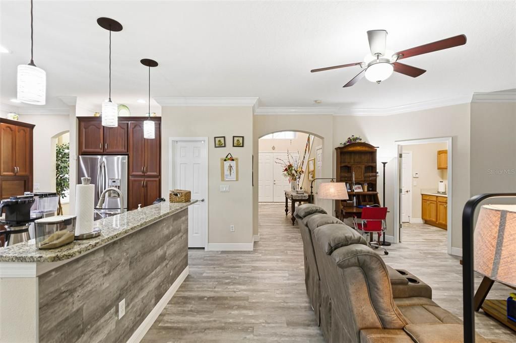 For Sale: $690,000 (4 beds, 4 baths, 3453 Square Feet)