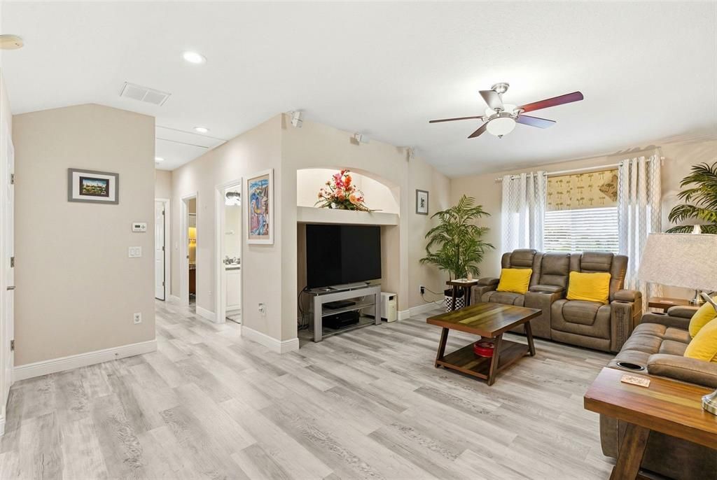 For Sale: $690,000 (4 beds, 4 baths, 3453 Square Feet)