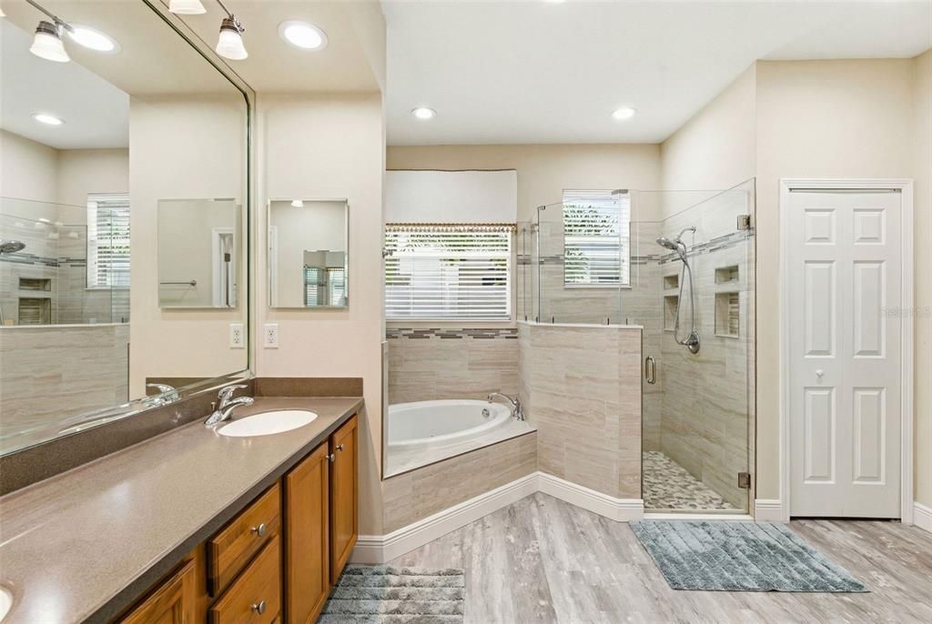 For Sale: $690,000 (4 beds, 4 baths, 3453 Square Feet)