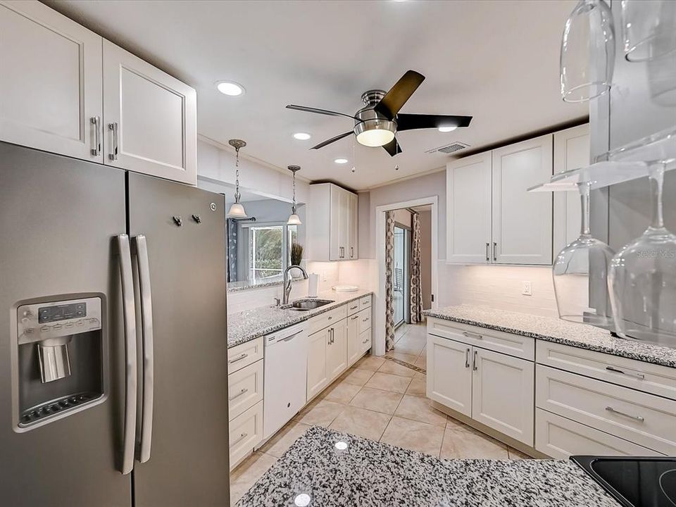 出租: $6,000 (2 贝兹, 2 浴室, 1867 平方英尺)