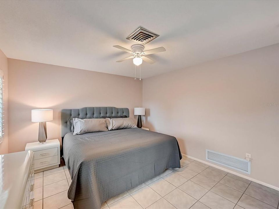 出租: $6,000 (2 贝兹, 2 浴室, 1867 平方英尺)