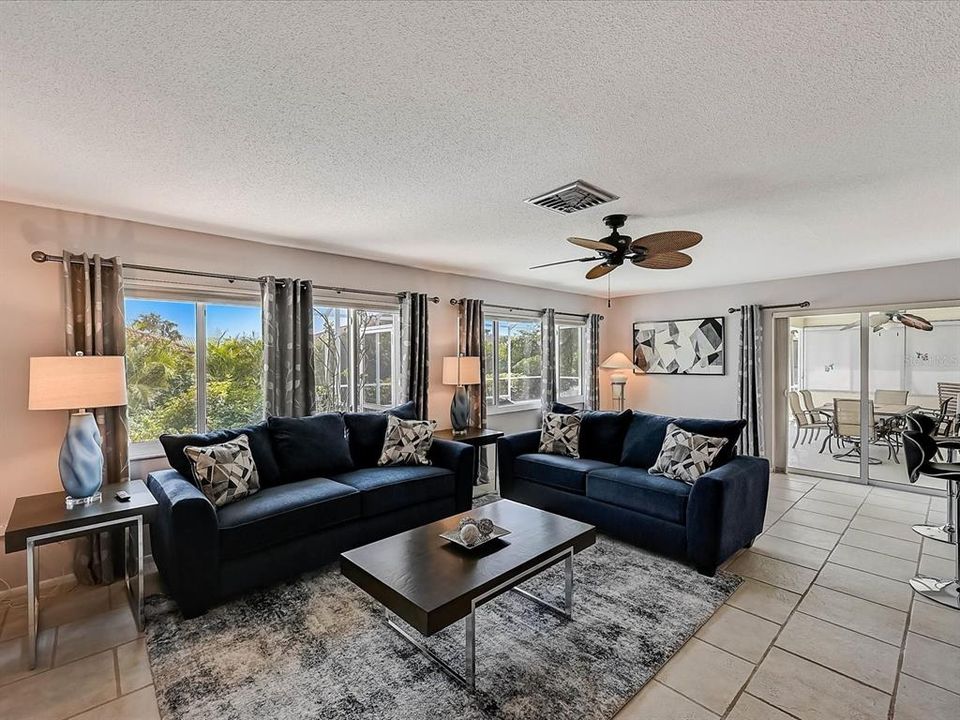 出租: $6,000 (2 贝兹, 2 浴室, 1867 平方英尺)