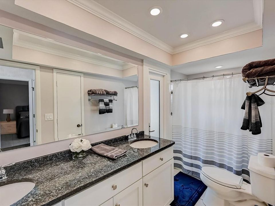 出租: $6,000 (2 贝兹, 2 浴室, 1867 平方英尺)