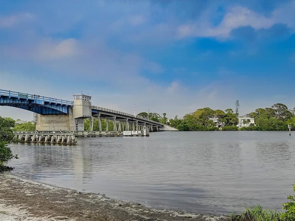 出租: $6,000 (2 贝兹, 2 浴室, 1867 平方英尺)