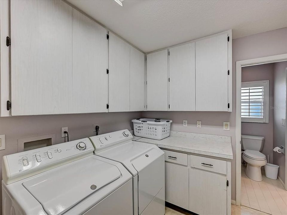 出租: $6,000 (2 贝兹, 2 浴室, 1867 平方英尺)