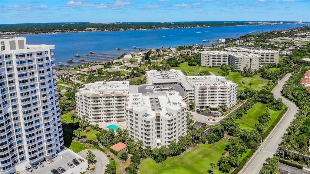 На продажу: $259,000 (2 спален, 2 ванн, 1400 Квадратных фут)