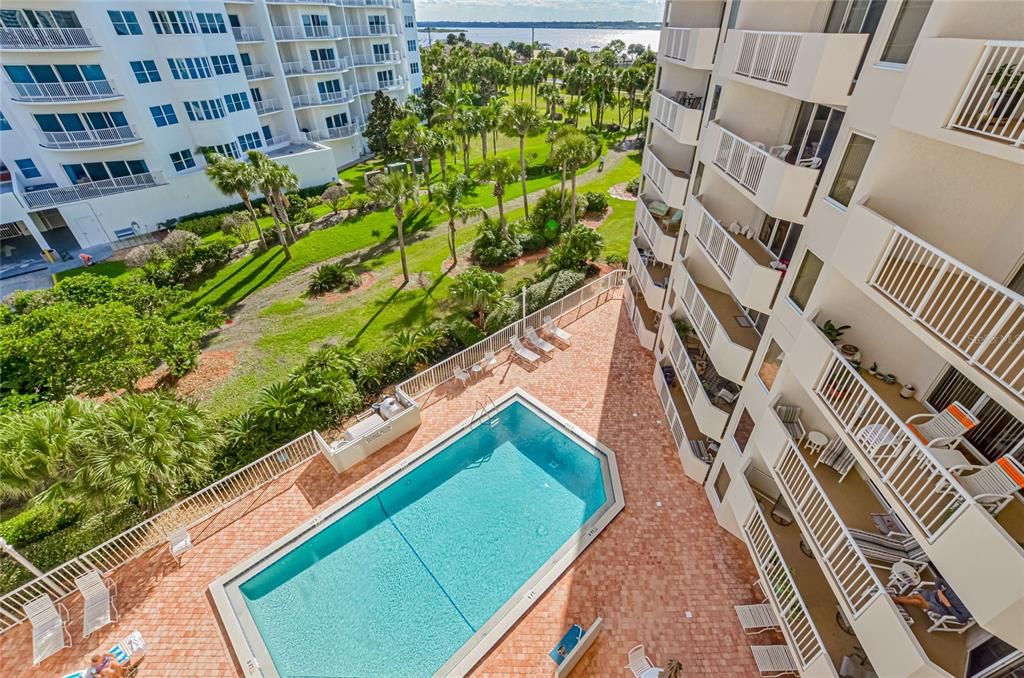 На продажу: $259,000 (2 спален, 2 ванн, 1400 Квадратных фут)