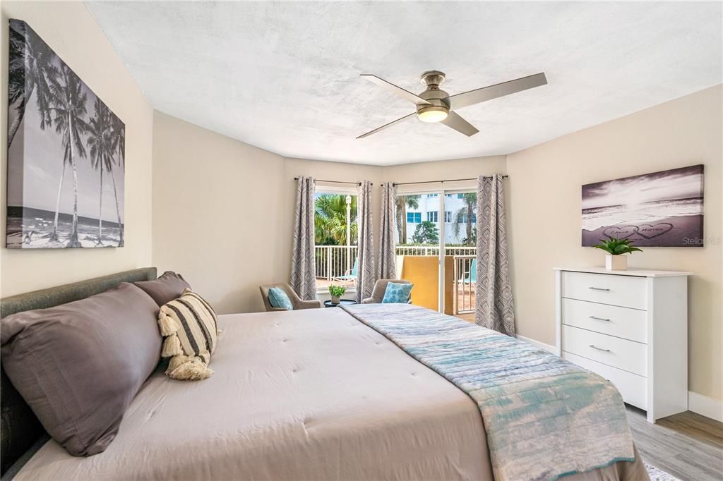 На продажу: $259,000 (2 спален, 2 ванн, 1400 Квадратных фут)