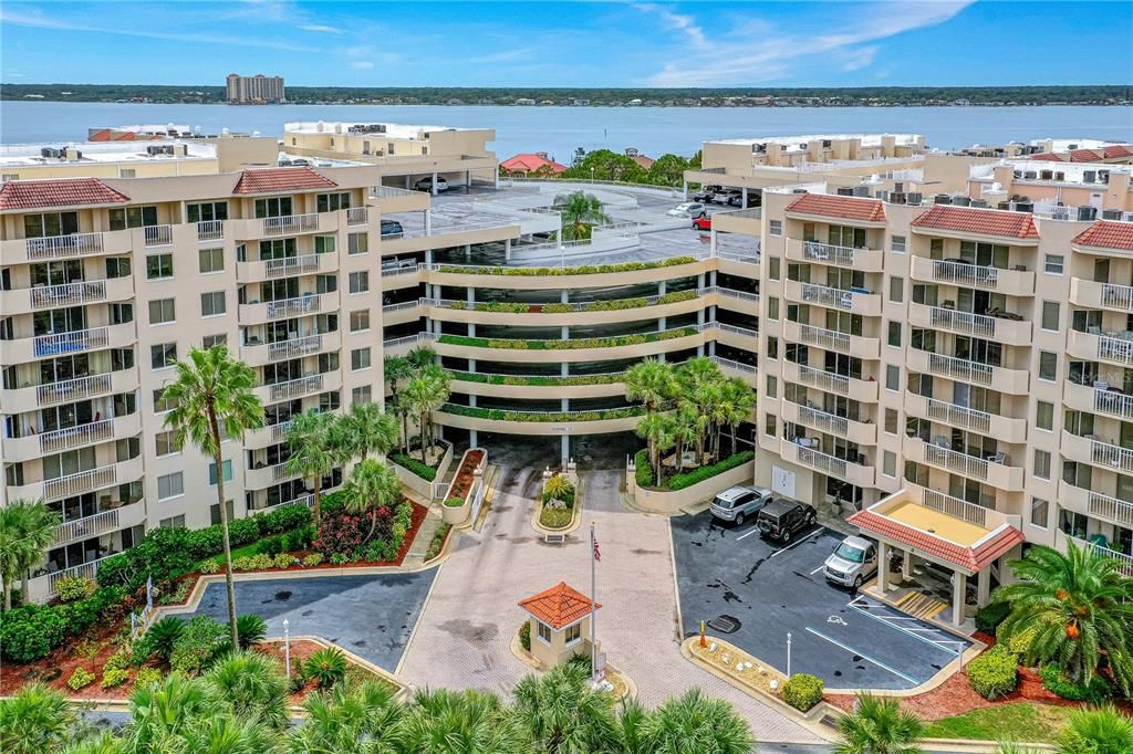 На продажу: $259,000 (2 спален, 2 ванн, 1400 Квадратных фут)