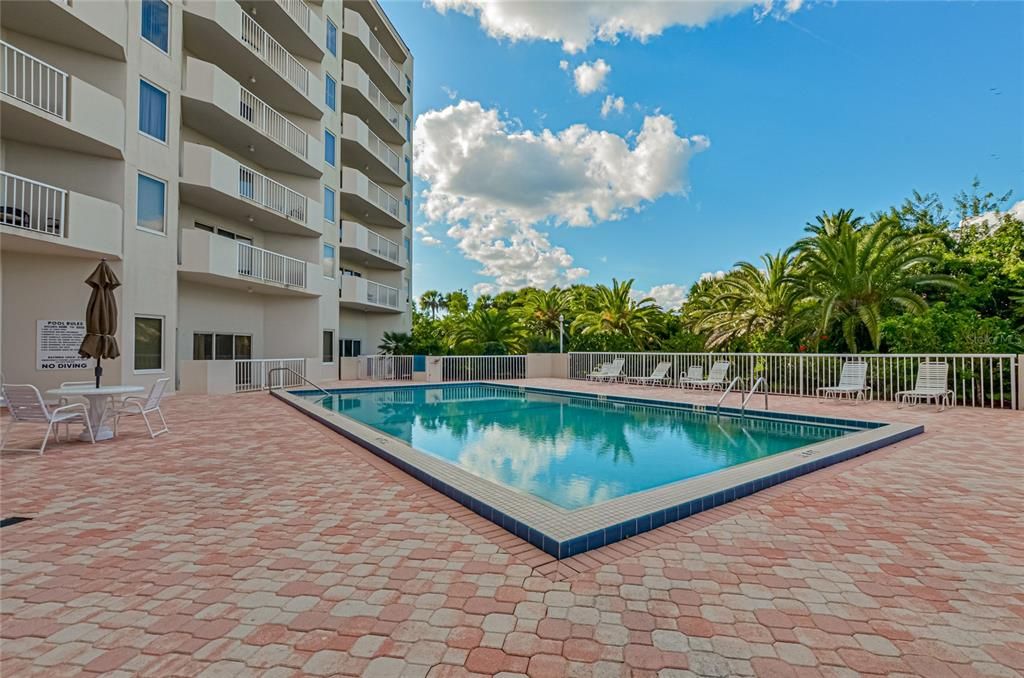 На продажу: $259,000 (2 спален, 2 ванн, 1400 Квадратных фут)