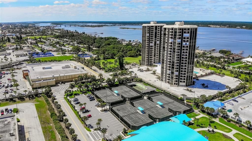 На продажу: $259,000 (2 спален, 2 ванн, 1400 Квадратных фут)