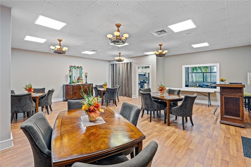 На продажу: $259,000 (2 спален, 2 ванн, 1400 Квадратных фут)