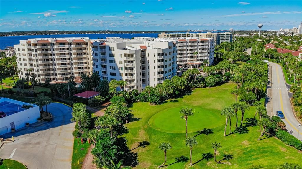 На продажу: $259,000 (2 спален, 2 ванн, 1400 Квадратных фут)