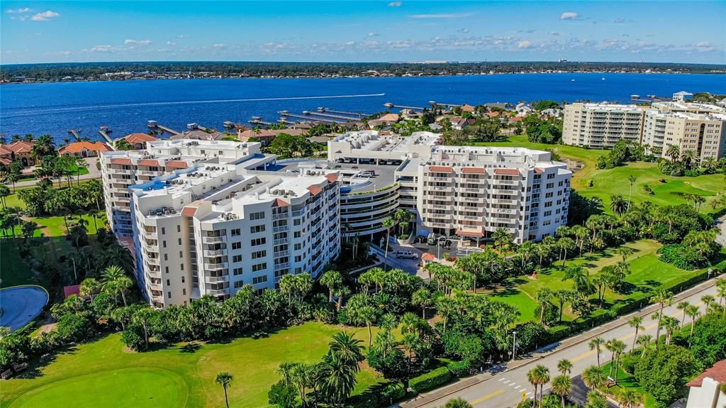 На продажу: $259,000 (2 спален, 2 ванн, 1400 Квадратных фут)