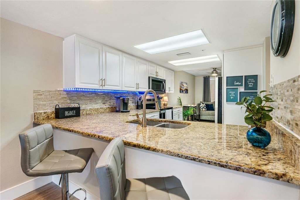 На продажу: $259,000 (2 спален, 2 ванн, 1400 Квадратных фут)