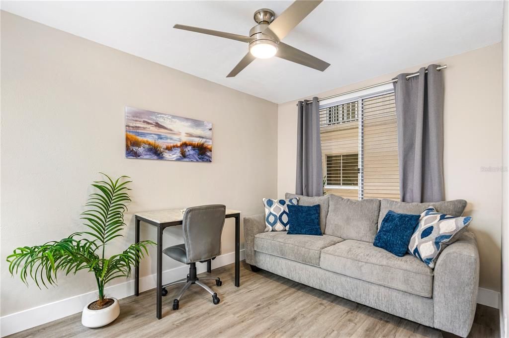 На продажу: $259,000 (2 спален, 2 ванн, 1400 Квадратных фут)