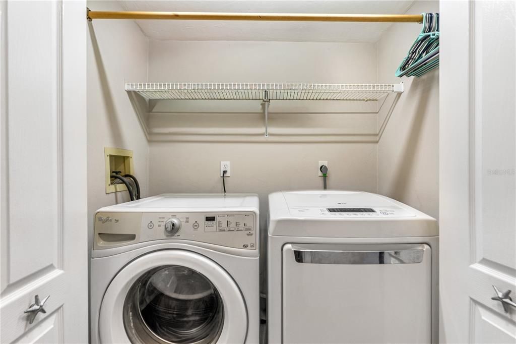 На продажу: $259,000 (2 спален, 2 ванн, 1400 Квадратных фут)