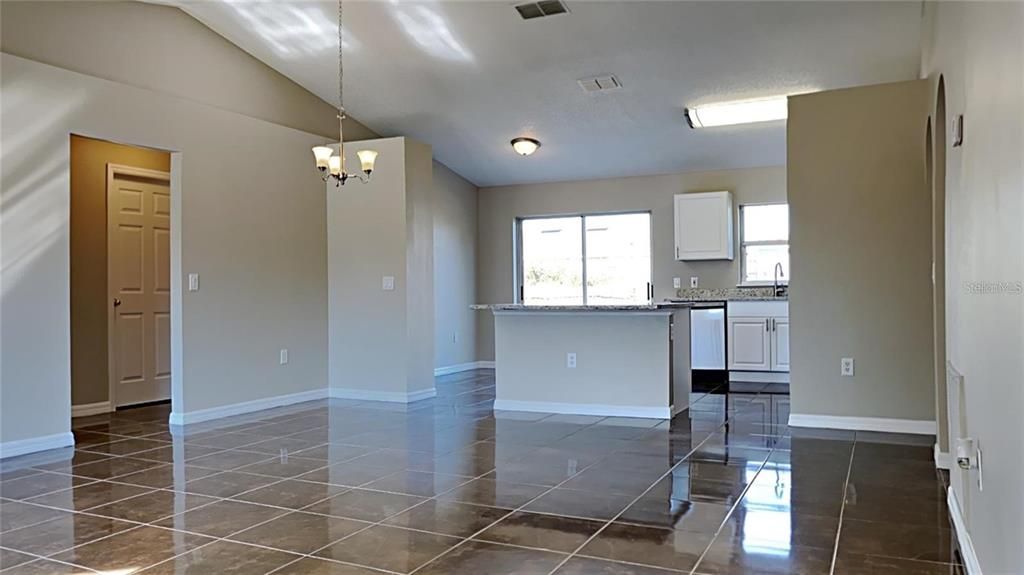 En Venta: $294,999 (3 camas, 2 baños, 1304 Pies cuadrados)