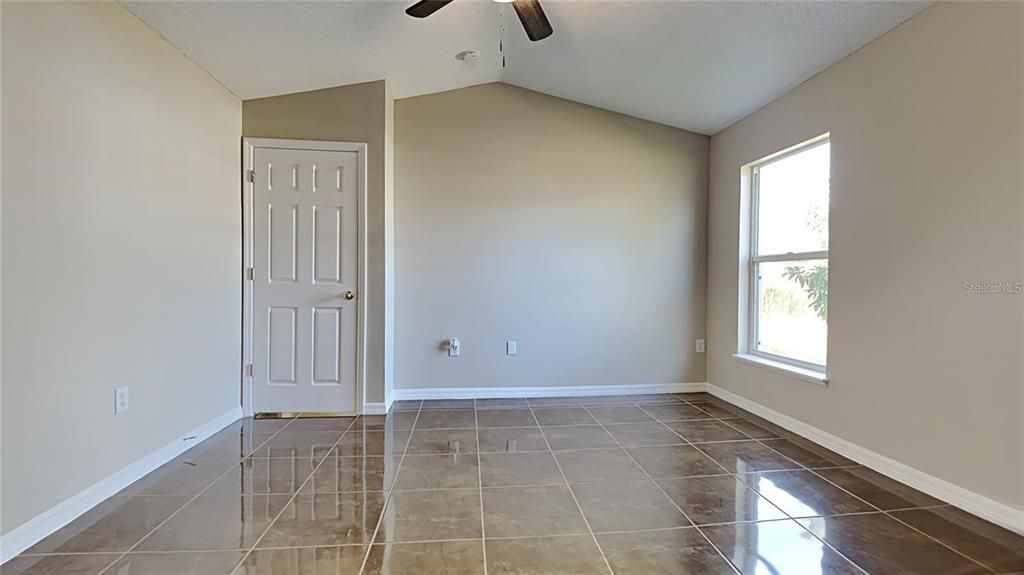 En Venta: $294,999 (3 camas, 2 baños, 1304 Pies cuadrados)