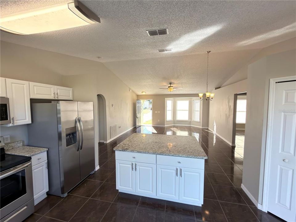 En Venta: $294,999 (3 camas, 2 baños, 1304 Pies cuadrados)