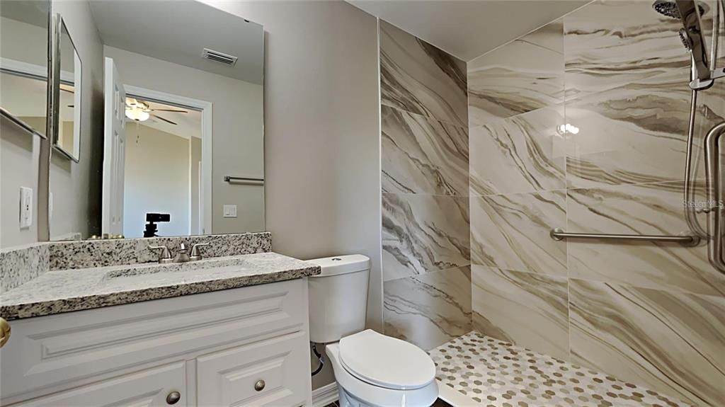 En Venta: $294,999 (3 camas, 2 baños, 1304 Pies cuadrados)