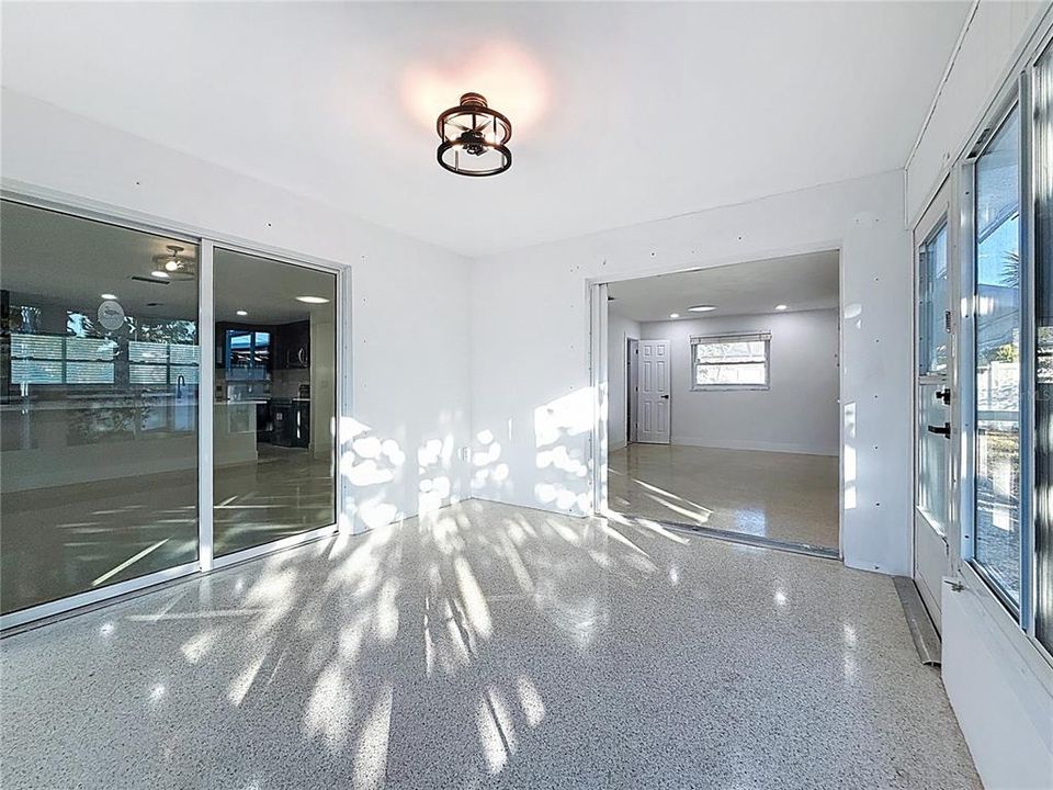 出租: $3,400 (3 贝兹, 2 浴室, 1263 平方英尺)